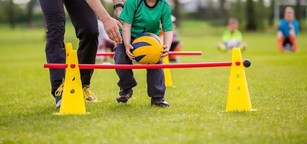 每体：阿劳霍今天飞往特拉维夫，开启文化之旅调整身心