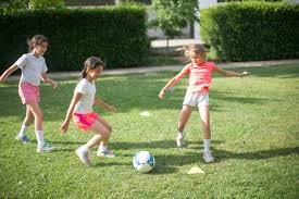 拒绝爆冷，湖人豪取三连胜，赛后数据揭晓最大赢家竟非东契奇